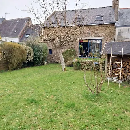 3-bedroom House - Quiet Garden Holiday home *